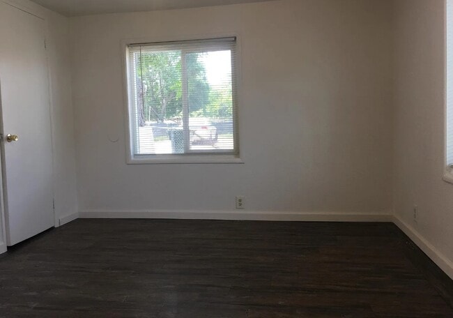 Building Photo - 3508 Crestmore Rd