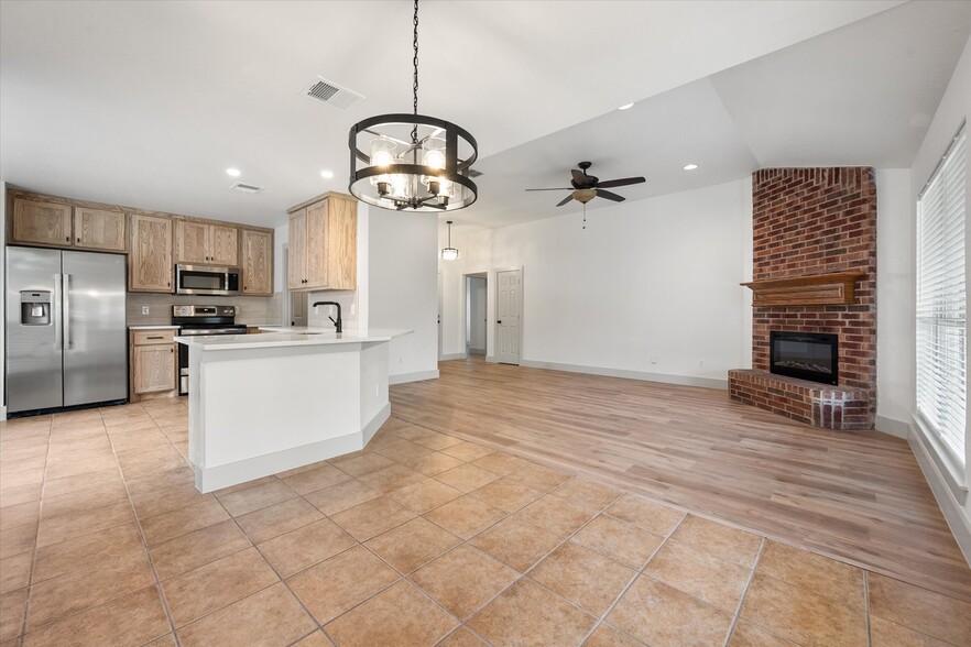 Building Photo - 5021 Bayberry Dr