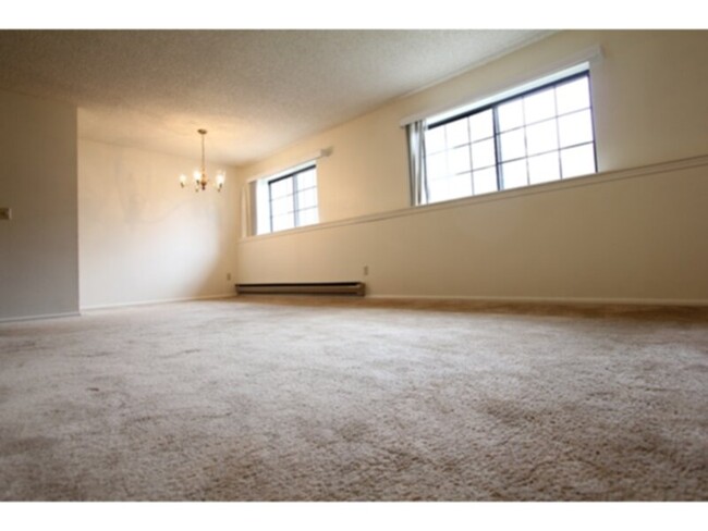 Building Photo - Charming 2-Bedroom, 1-Bath Apartment for Rent