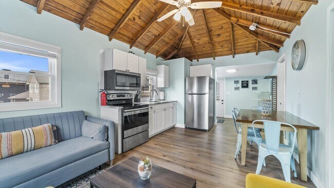 Building Photo - 171A Beachfront-