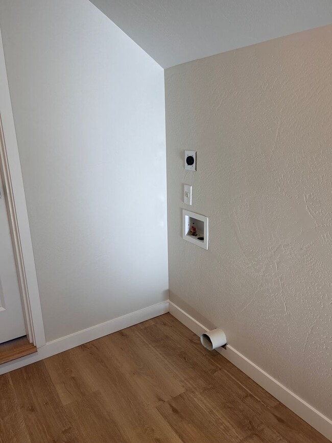 Building Photo - 315 N 1st St