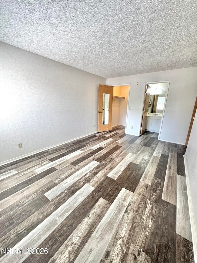 Building Photo - 2519 Sunny Slope Dr