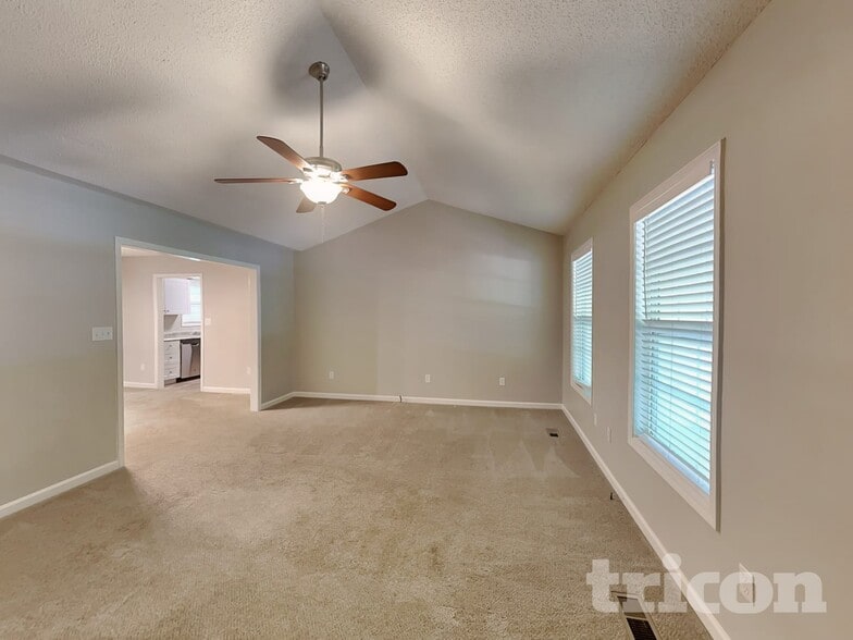 Building Photo - 1614 Barbara Ann Cir