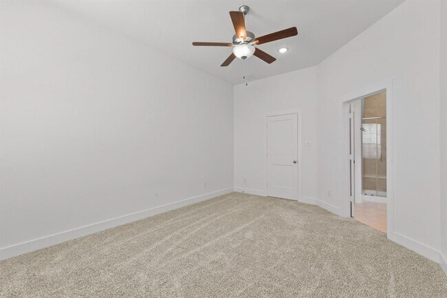 Building Photo - 21118 Garden Palm Dr