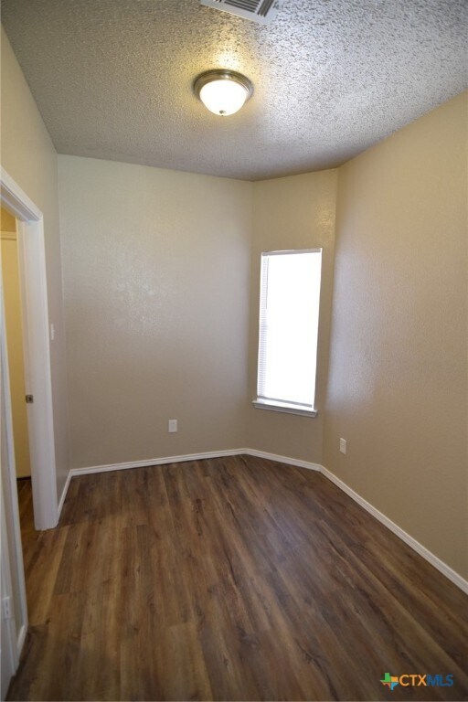 Building Photo - 4201 Bluestem Ln