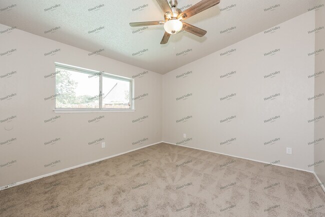 Building Photo - 3916 Wendover Dr