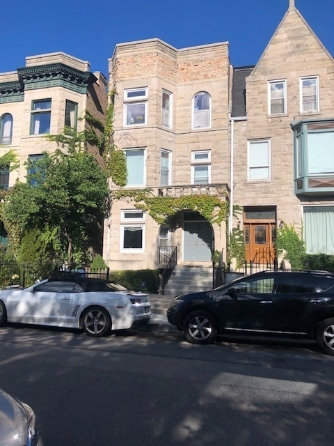 Primary Photo - 4457 S Oakenwald Ave