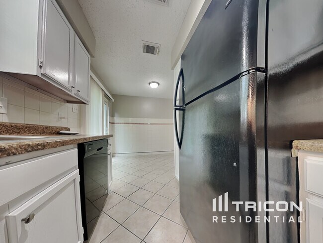 Building Photo - 7519 Lobera Dr