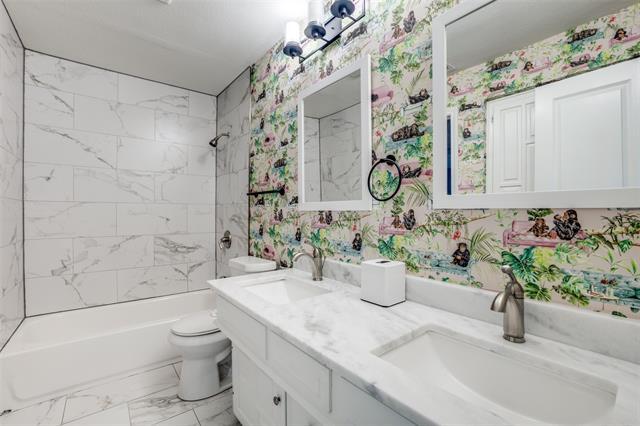 Building Photo - 15211 Meandering Way