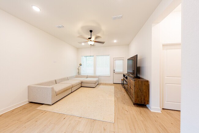 Building Photo - 17459 Vino Vines Ln