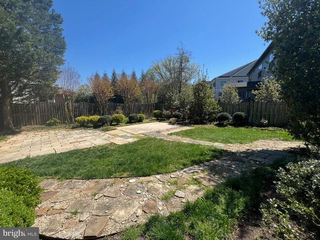 Building Photo - 1201 Allendale Rd