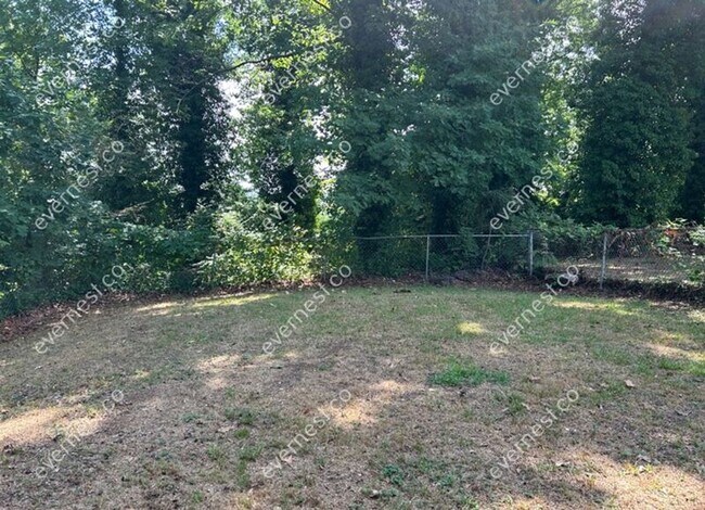 Building Photo - 2776 Palm Dr