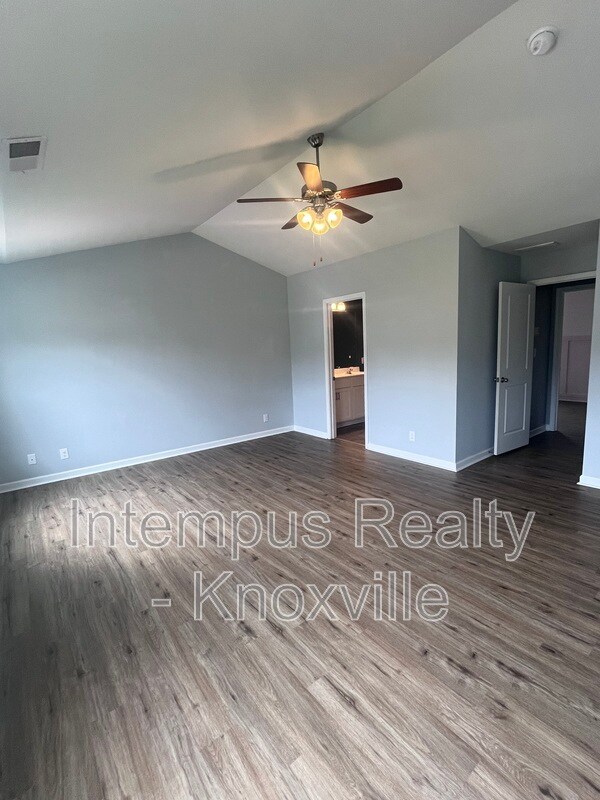 Building Photo - 5469 Calvert Ln