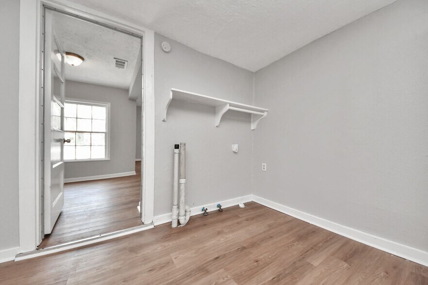 Building Photo - 3603 Crosby Cedar Bayou Rd