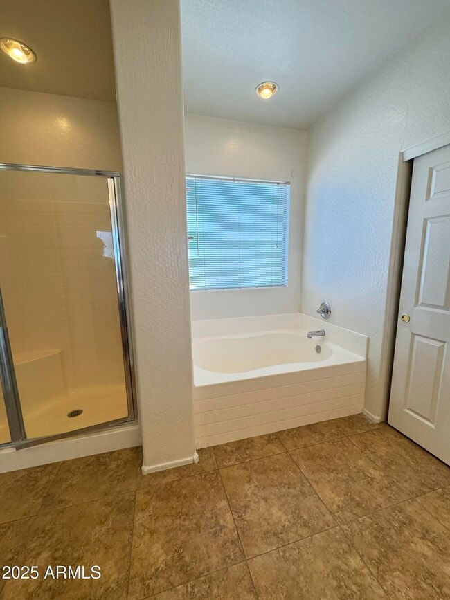 Building Photo - 33433 N Madison Way Dr