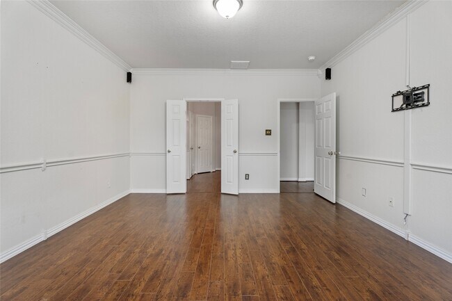 Building Photo - 407 Livingstone Ln