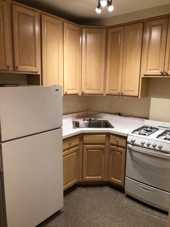 1 bedroom in New York NY 10018 221 W 22nd St New York NY 10011