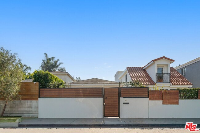 Building Photo - 668 Marr St