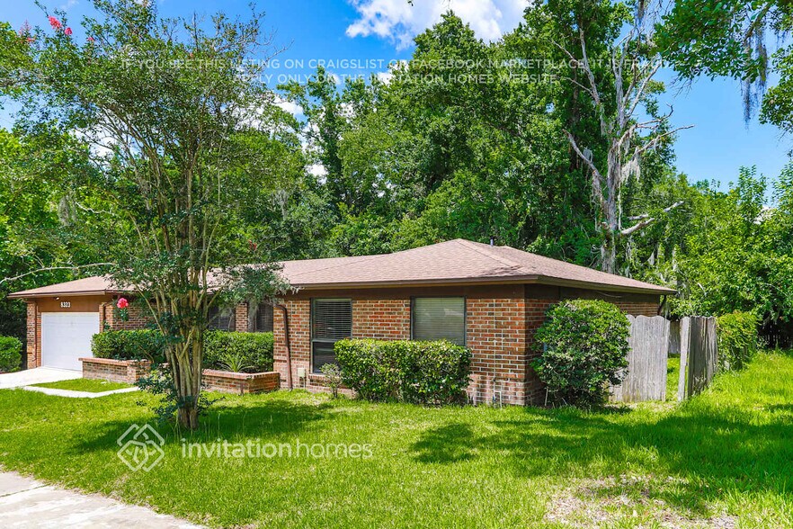 Building Photo - 8323 Country Creek Blvd