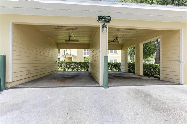 Building Photo - Equestrian Parc with Garage!