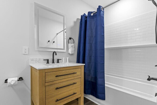 Building Photo - 822 Parkwood Ave