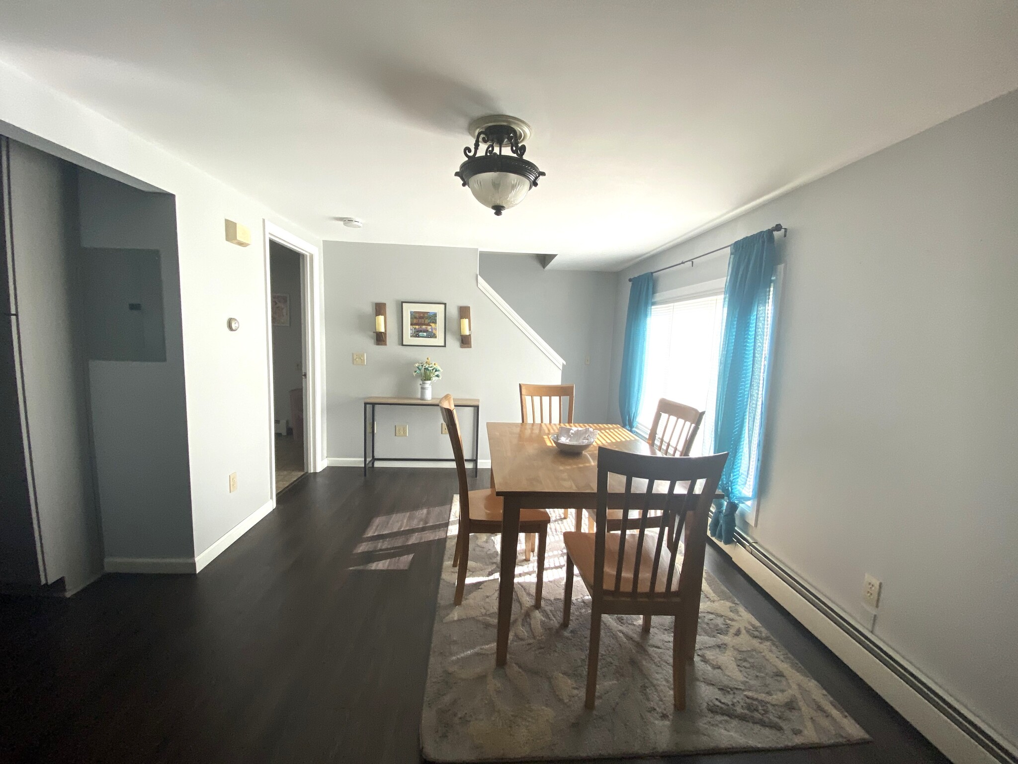 Building Photo - 16 Hillcrest St