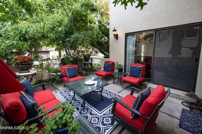 Building Photo - 4953 Lakeridge Terrace W