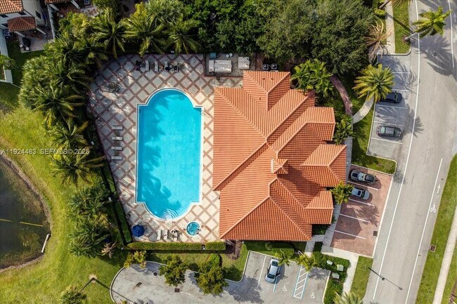 Building Photo - 1004 Willow Pl