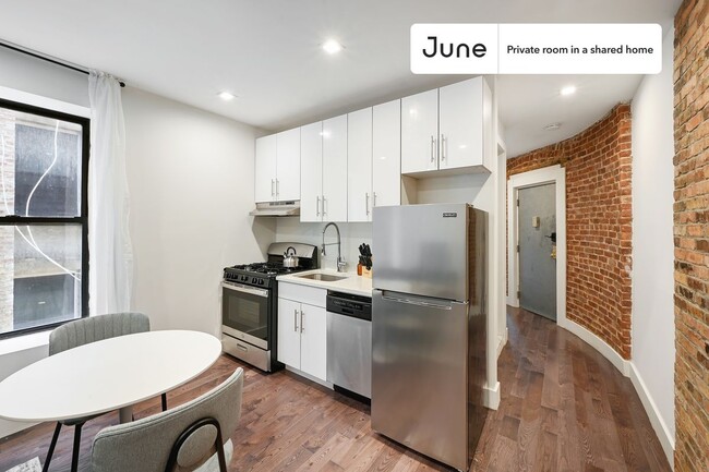 Building Photo - Room in Shared 4 bed/2 bath home in West Harlem