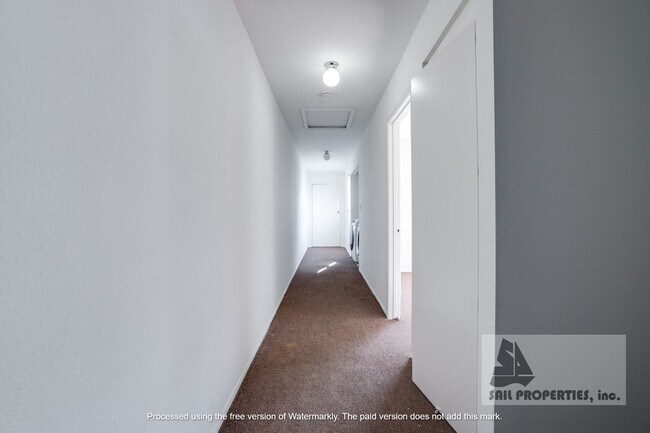 Building Photo - 502 12th St