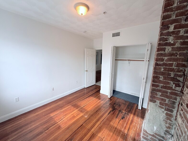 Building Photo - 179 Winnisimmet St