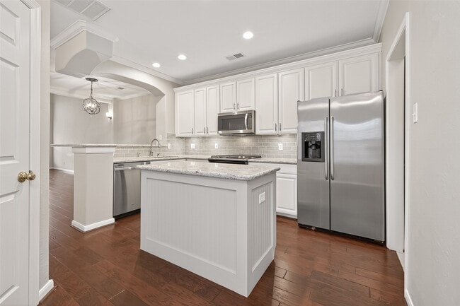 Building Photo - 2330 Everest Way