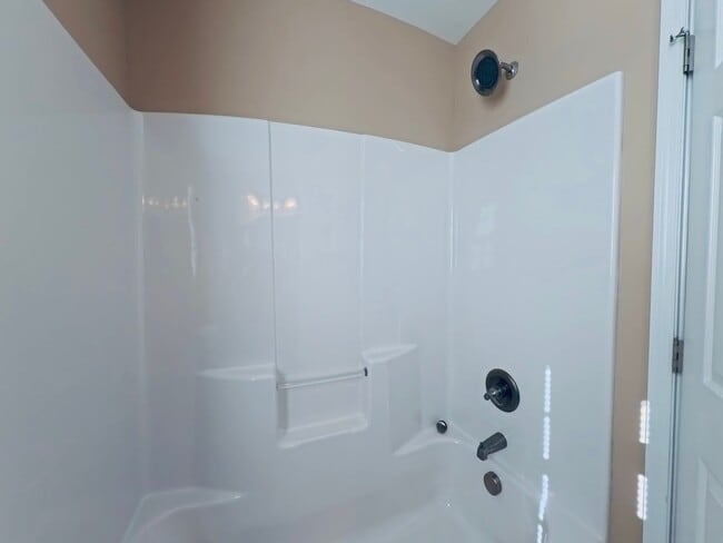 Building Photo - New Duplex Townhouse in Bedford