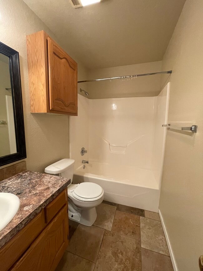 Building Photo - 9395 Sprucewood