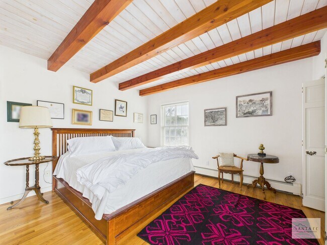 Building Photo - Downtown Fully Furnished Home Available Now!