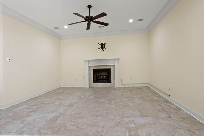 Building Photo - 2437 Fiero St