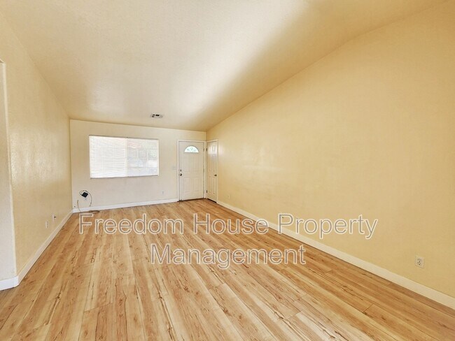 Building Photo - 1081 Marne Ct