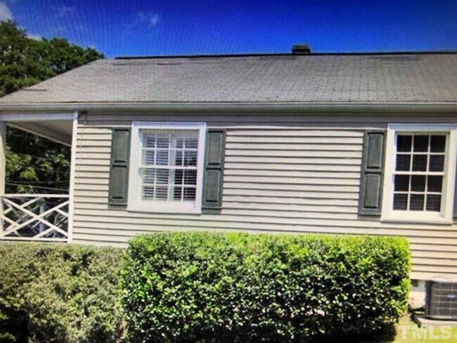 Building Photo - 2707 Wayland Dr