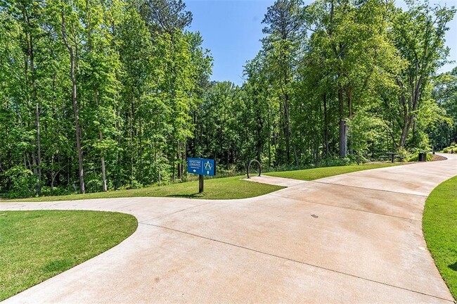 Building Photo - 535 Clover Ln