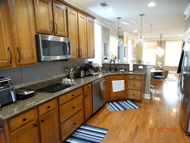 Building Photo - Perfect location in the heart of Pooler