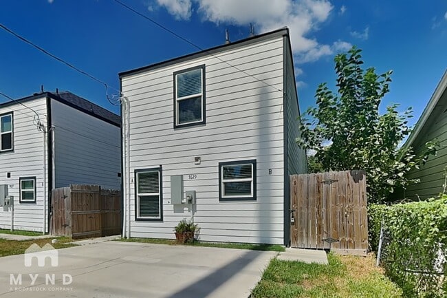 Building Photo - 7629 Sundown Dr