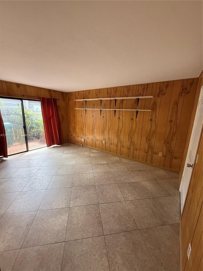 Building Photo - 10661 SW 113th Pl