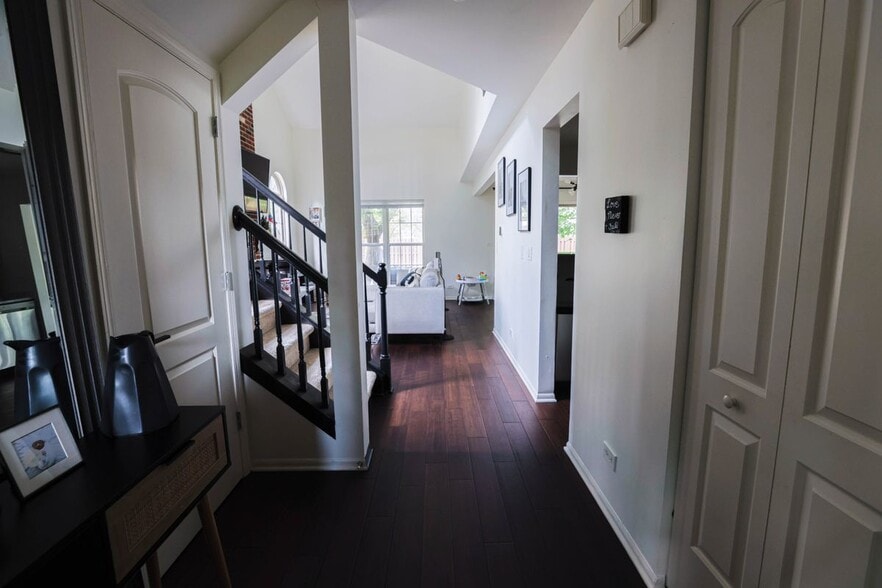 Building Photo - 1049 Talbots Ln
