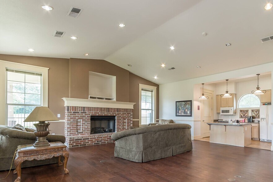 Sandy Creek Apartments 1828 Sandy Point Rd Bryan TX 77807 Apartment