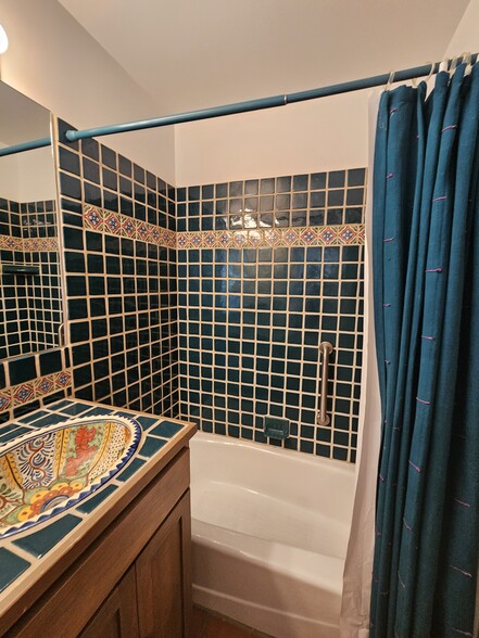 Third bathroom - 1005 Calle Dorthia