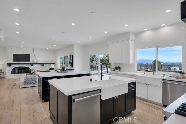 Building Photo - 5952 Woodland View Dr