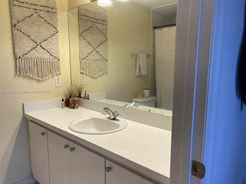 Building Photo - 3500 Coral Way