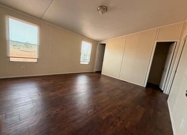 Building Photo - 3br 2ba on 1.5 acres in Blanchard!!