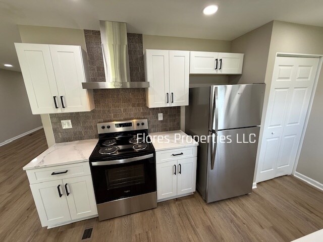 Building Photo - 1300 Evaline Dr