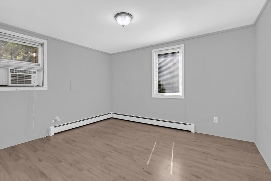 Building Photo - 1462 Carroll Ave